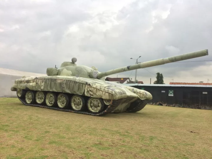 Надувной танк Т-72