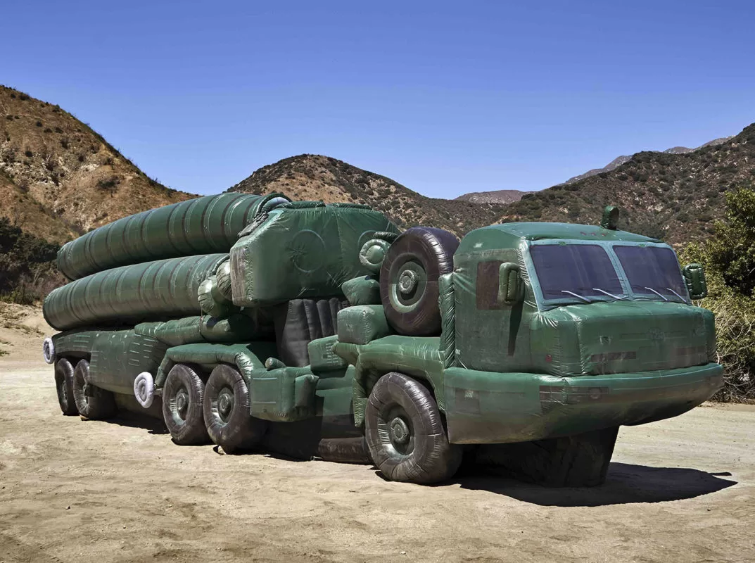 Надувной автомобиль С-400 — фотография товара