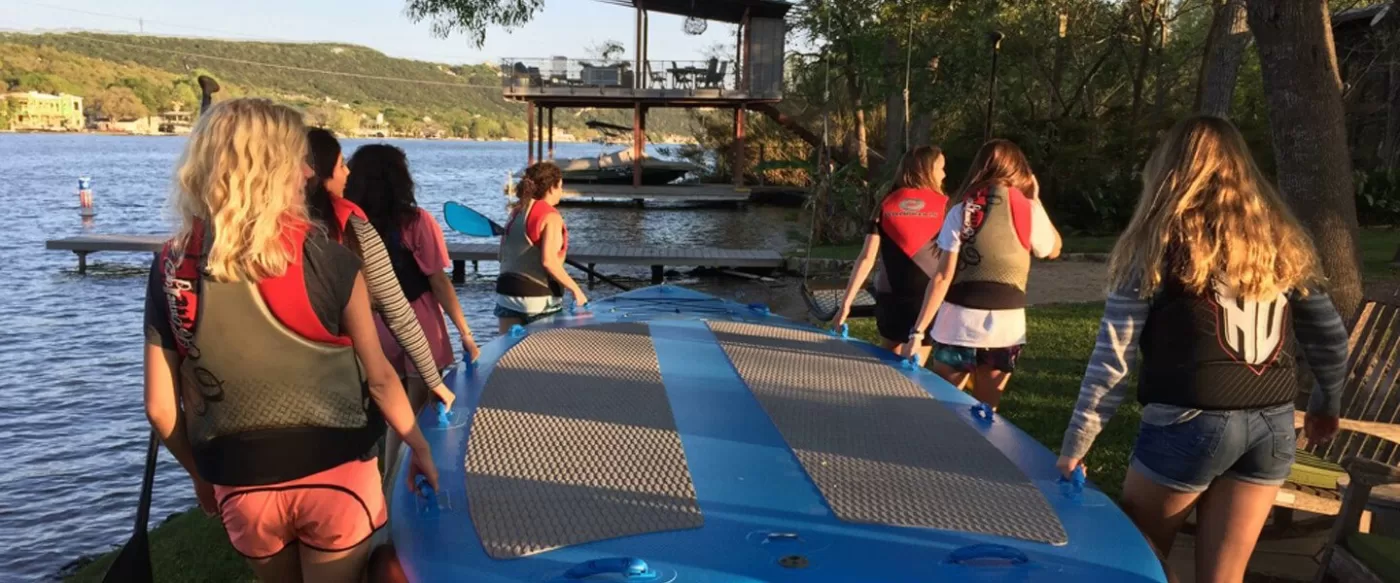 Надувная SUP-доска Big SUP 550×200 см — подготовка доски к спуску на воду