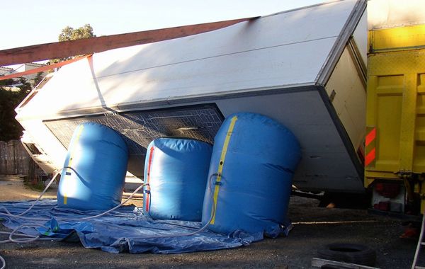 Пневмодомкрат для подъема грузовых автомобилей