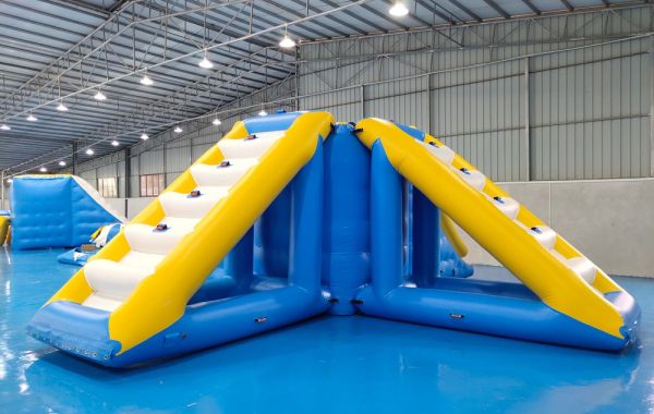 Плавающая башня-горка