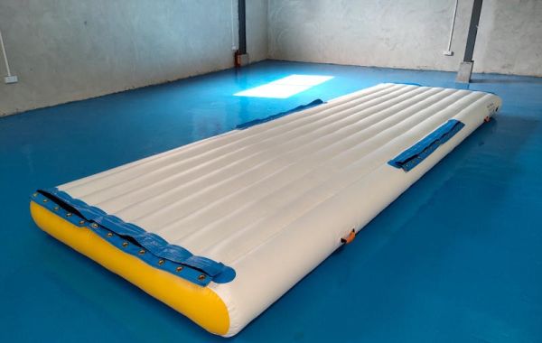 Надувная водная дорожка