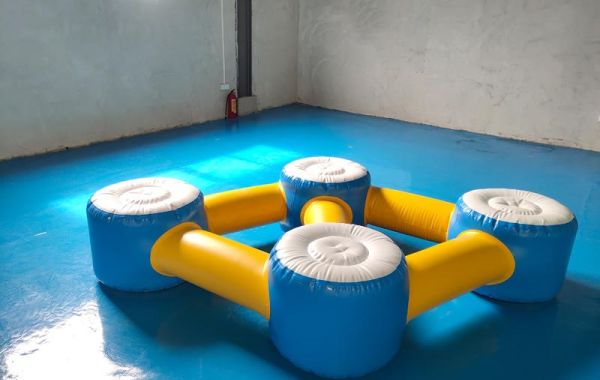 Надувная прыжковая платформа