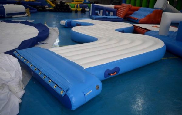 Надувной угол W