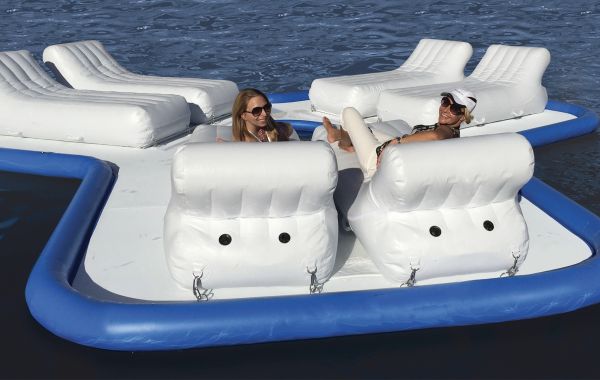 Надувной плот для отдыха