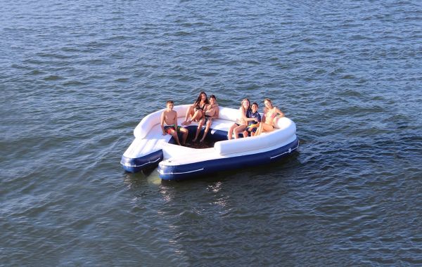 Надувной плавающий оазис