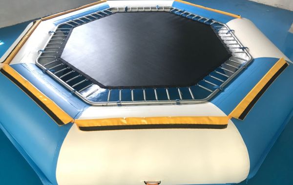 Надувной плавучий водный батут