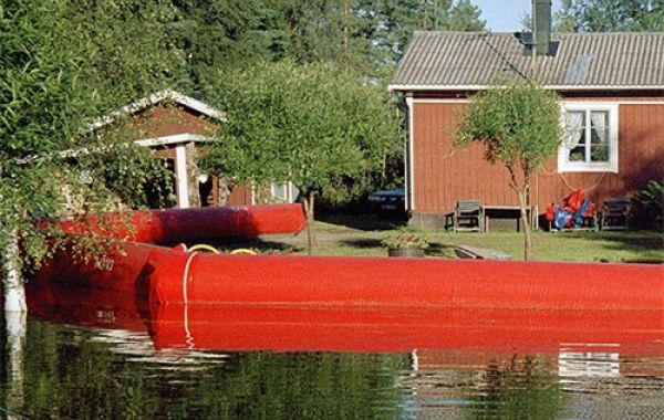 Надувной водонапорный барьер