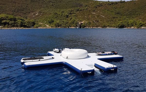 Надувная пристань для гидроцикла